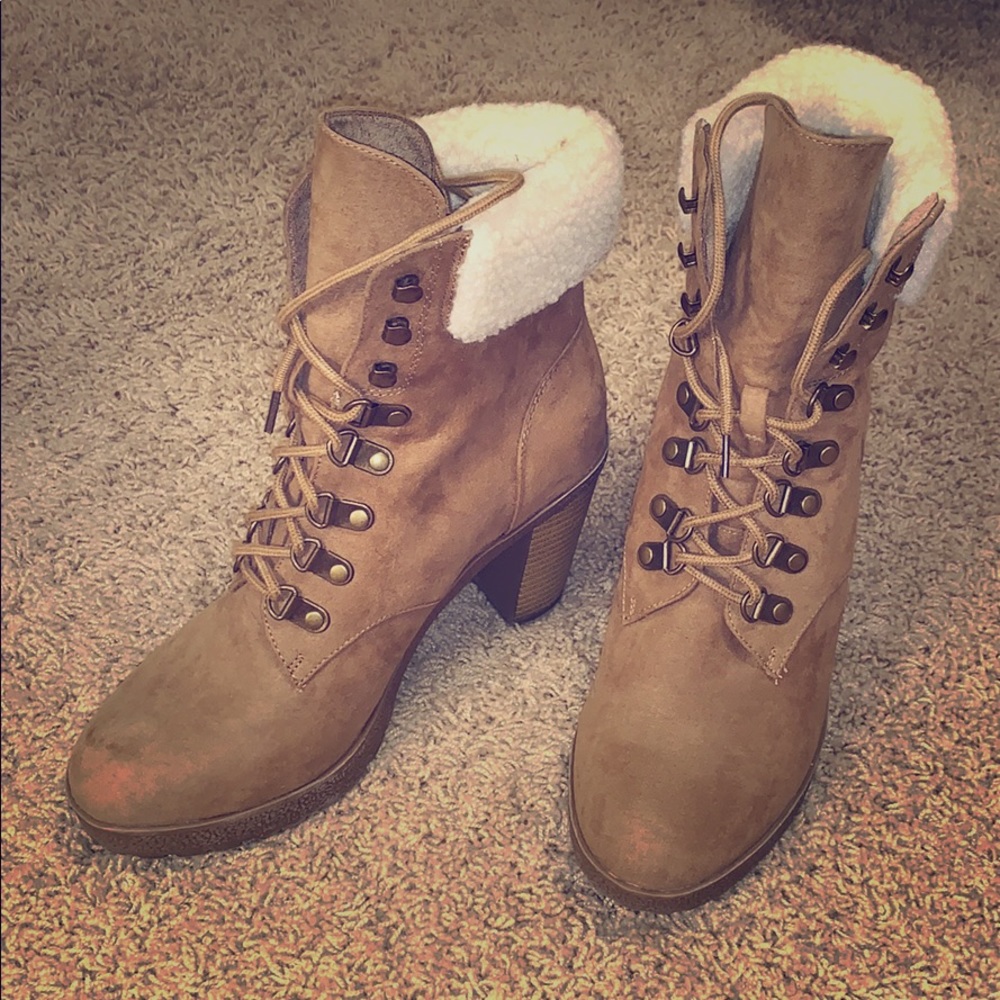 Brash - Lace Up Boots with Fur - 9